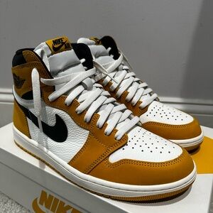 Air Jordan 1 High OG Yellow Ochre